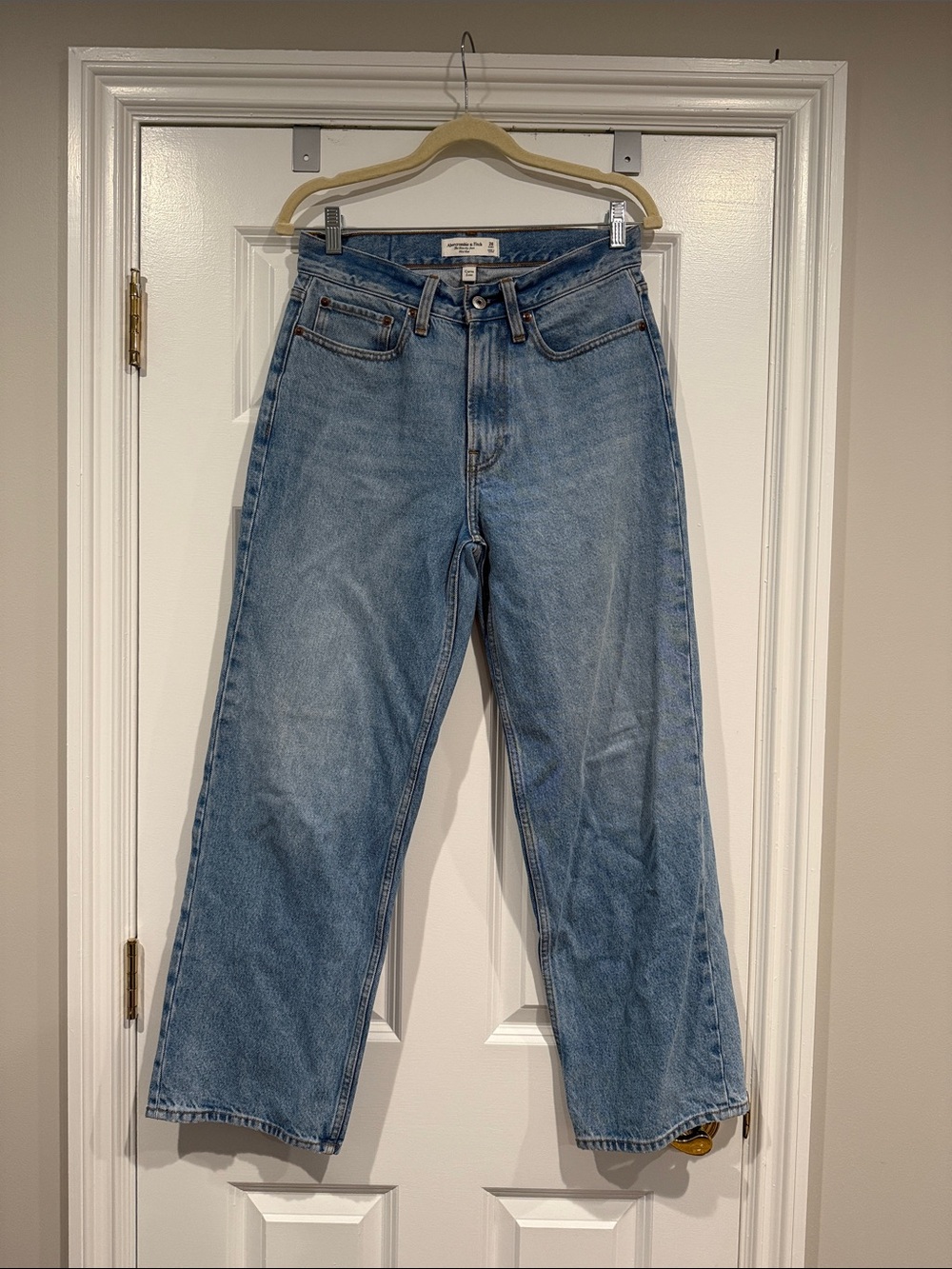 Abercrombie & Fitch the Slouchy Jean mid rise Curve Love